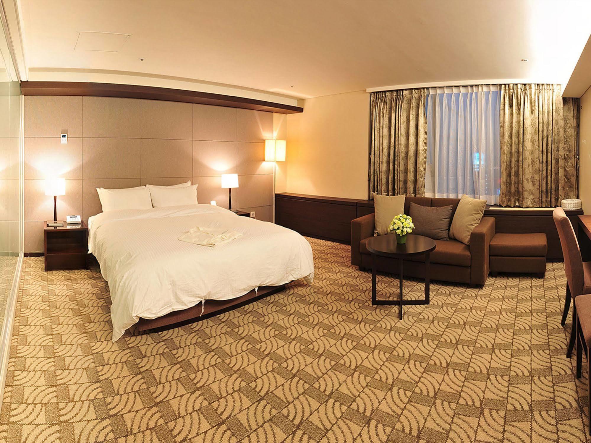 Hotel Interciti Теджън Екстериор снимка