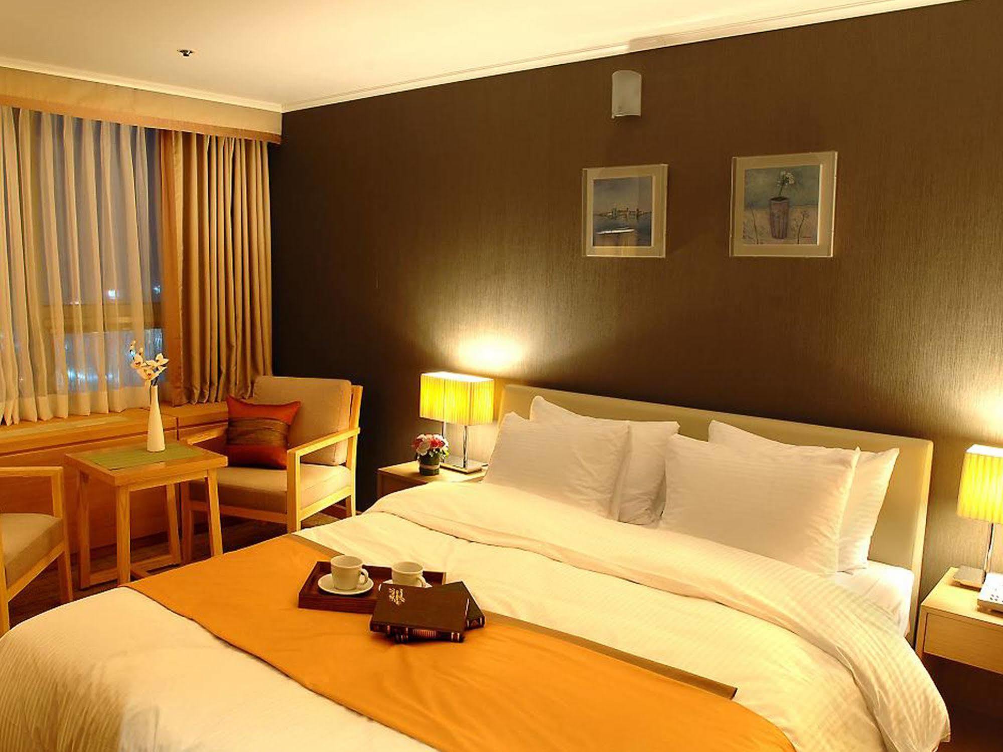 Hotel Interciti Теджън Екстериор снимка