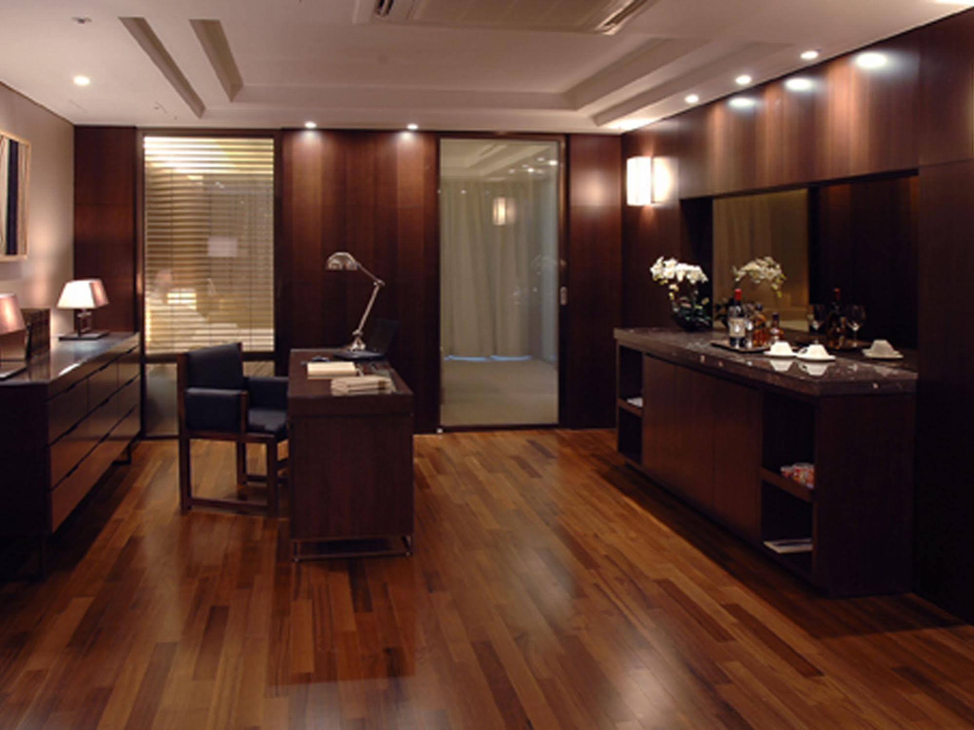 Hotel Interciti Теджън Екстериор снимка